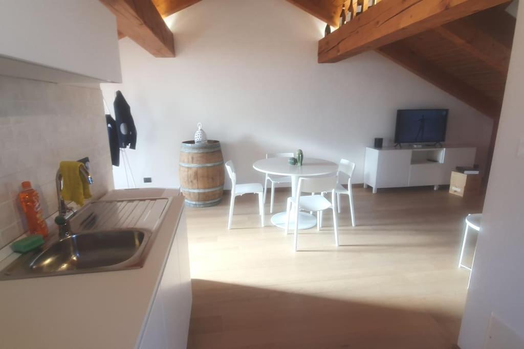 Charming 2.5Room Flat In Center Of Monforte D'Alba Eksteriør billede