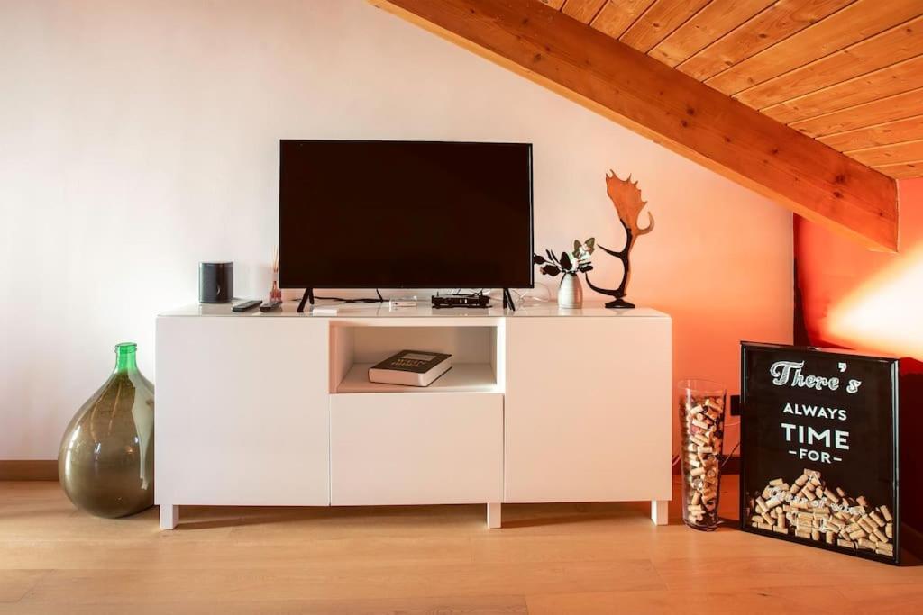 Charming 2.5Room Flat In Center Of Monforte D'Alba Eksteriør billede