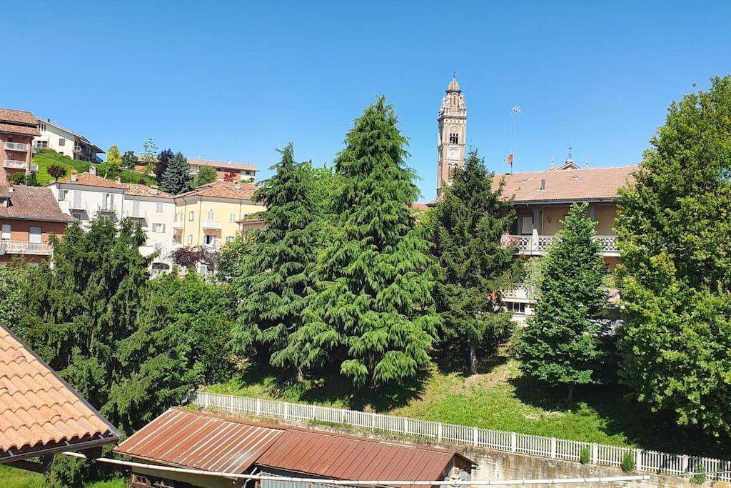 Charming 2.5Room Flat In Center Of Monforte D'Alba Eksteriør billede