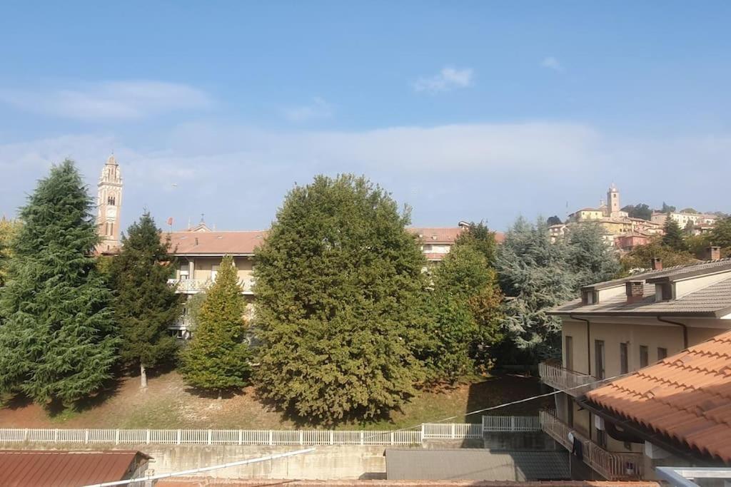 Charming 2.5Room Flat In Center Of Monforte D'Alba Eksteriør billede
